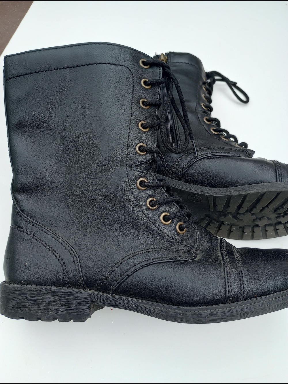Men's Black Lace-Up Combat Boots - Classic Utility Style